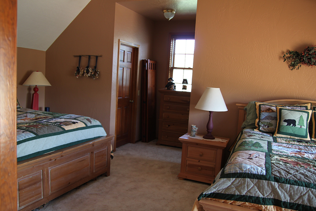 Upstairs 2 queen beds